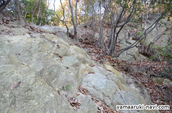 中山連山縦走路岩場