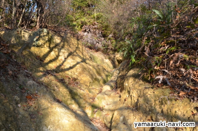 中山連山縦走路岩場