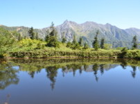 鏡池に写る槍ヶ岳