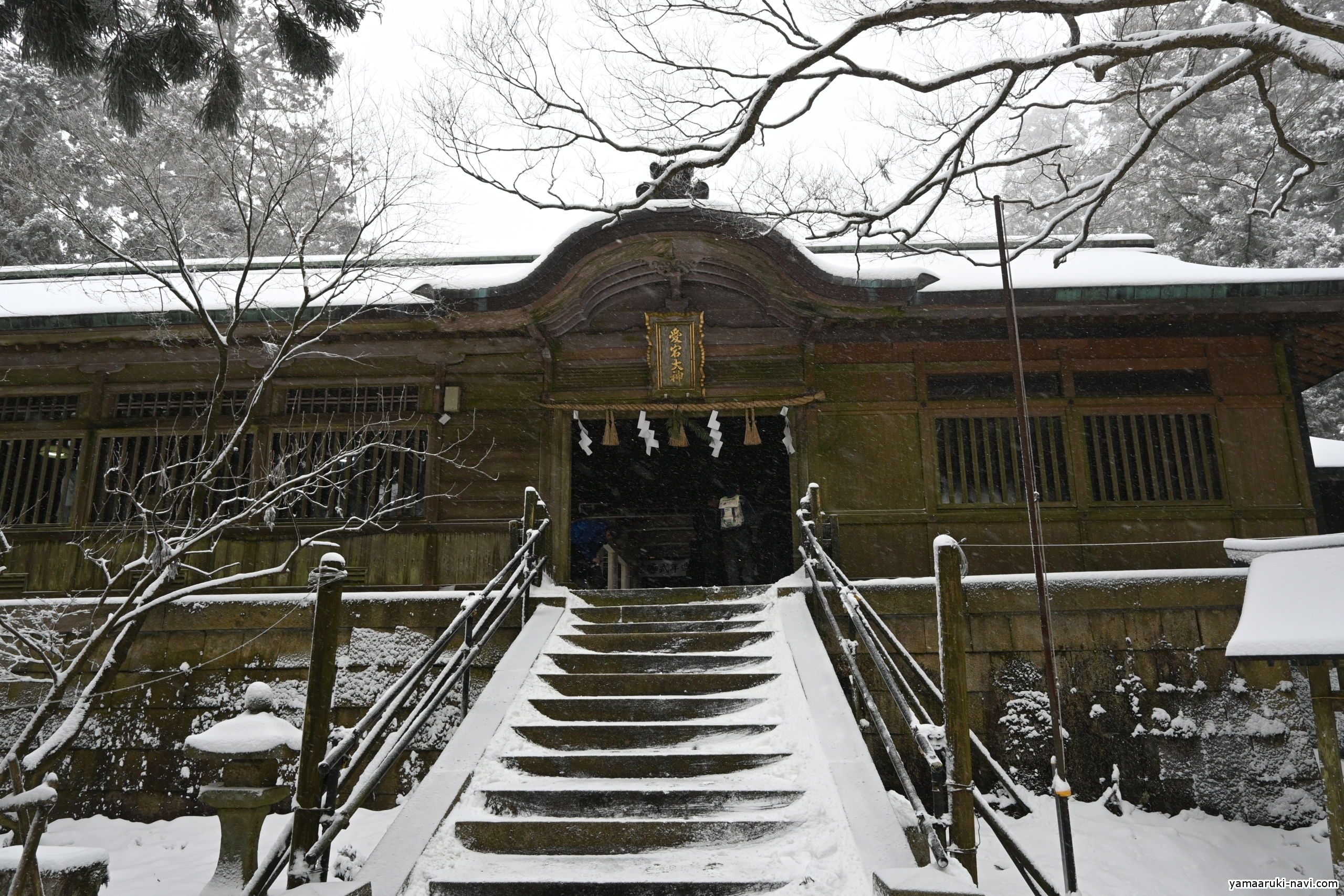 愛宕山 愛宕神社へ火迺要慎のお札をもらいに登ってきました 山歩きnavi 愛宕山 愛宕神社へ火迺要慎のお札をもらいに登ってきました 山歩きnavi